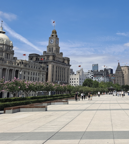 Shanghai’s Bund: A Walk Through the City’s Colonial Past and Modern Marvels