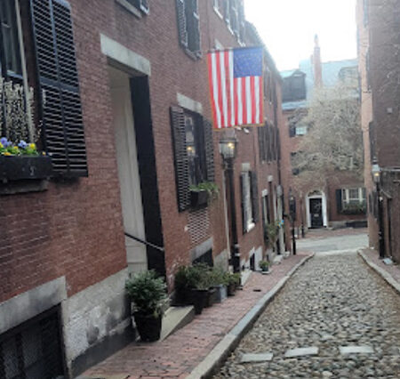 Beacon Hill: Boston’s Historic and Charming Neighborhood