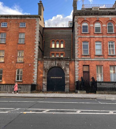 Located in the heart of Dublin, the Guinness Storehouse is one of Ireland’s most popular attractions and a must-visit destination for beer lovers and cultural enthusiasts alike. Housed in the historic St. James’s Gate Brewery, the Guinness Storehouse offers visitors an immersive experience that explores the history, brewing process, and global legacy of Guinness, Ireland’s most famous stout. With its engaging exhibits, interactive displays, and a rooftop bar offering stunning panoramic views of Dublin, the Guinness Storehouse is the ultimate destination for anyone looking to discover the story behind this iconic beer.
